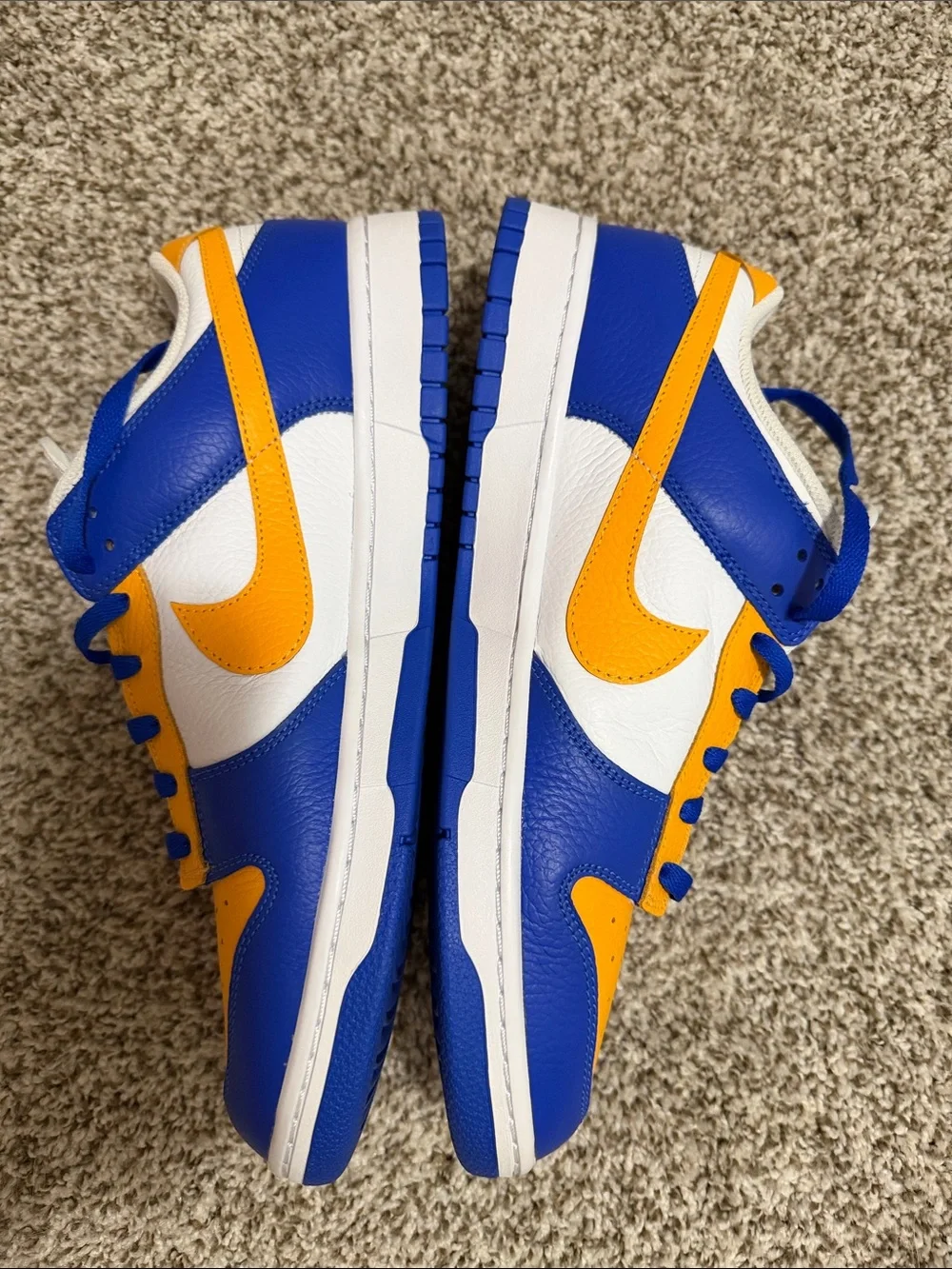 Nike Low-Top Sneakers in Yellow, Blue & White